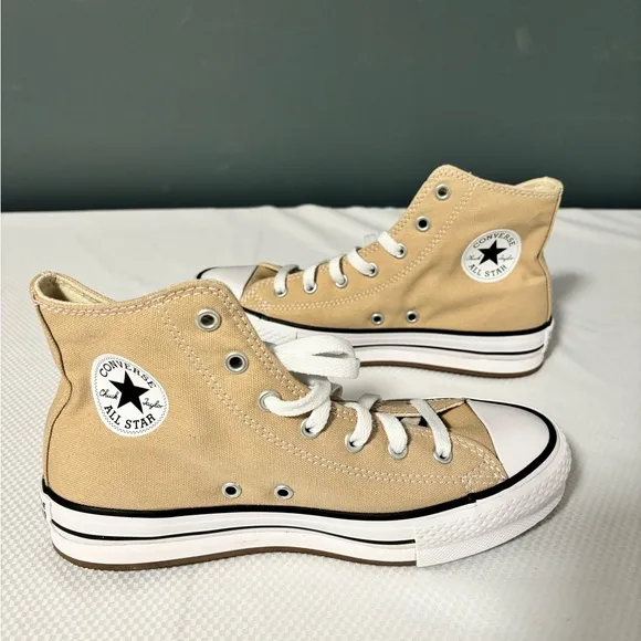 New Converse Kid's Chuck Taylor All Star Eva High Lift Platform Size: 4.5