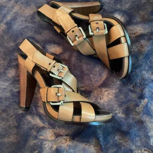 NEW Elegant Theory Tan Strappy Heels