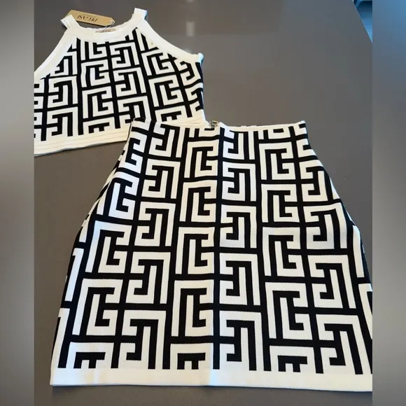 New!!! Geometric Black and White Sleeveless Dress