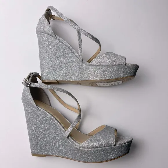 NEW Jewel Badgley Mischka Wedge Heel Sandals Platform Silver Size 10M