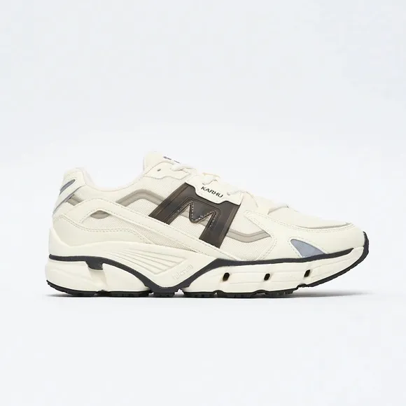 NEW Karhu Shoes Super Fulcrum Sneakers in Vanilla Ice / Black