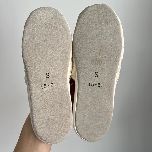 NEW kumi kookoon ivory quilted mulberry silk charmeuse slippers suede heel spa
