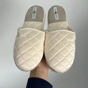 NEW kumi kookoon ivory quilted mulberry silk charmeuse slippers suede heel spa