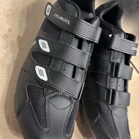 New men’s cycling deal mountain biking shoes 🚵‍♀️