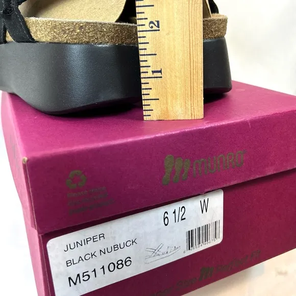 NEW Munro Women's Black Strappy Juniper Sandals Shoes / Sz 6.5 Wide