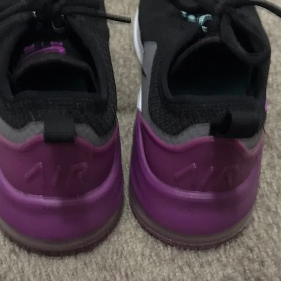 New Nike AirMax Motion 2 Girls 5Y 5 Purple/Gunsmoke/white Athletic Shoes Sneaker