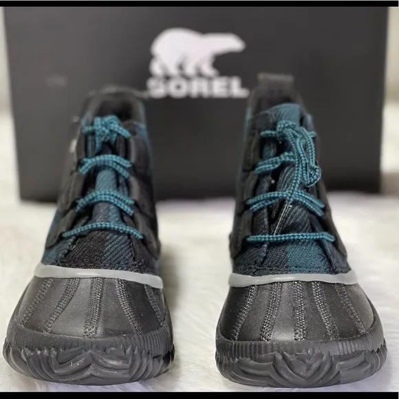 New Sorel Out 'N About Plus boots size 7