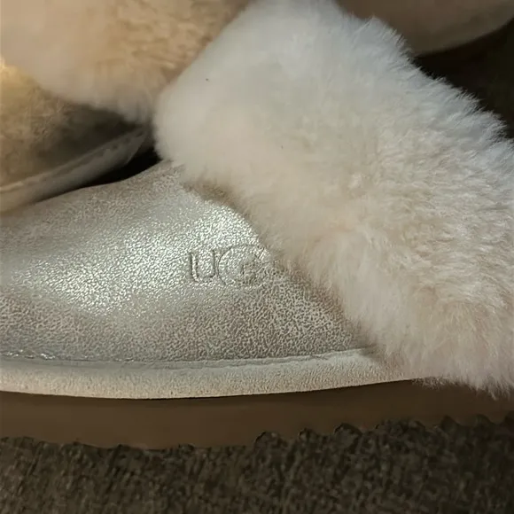 NEW UGG KIDS COZY II METALLIC GOLD