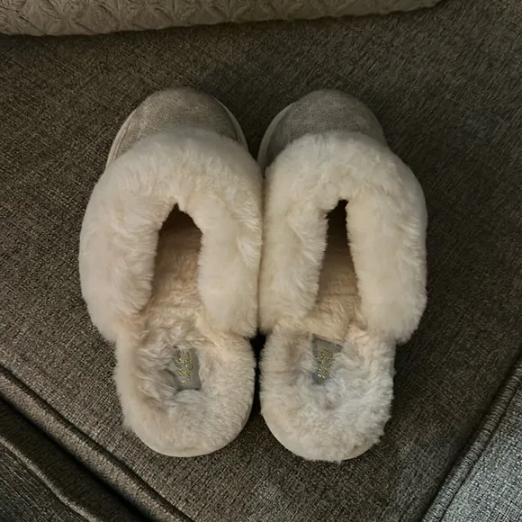 NEW UGG KIDS COZY II METALLIC GOLD