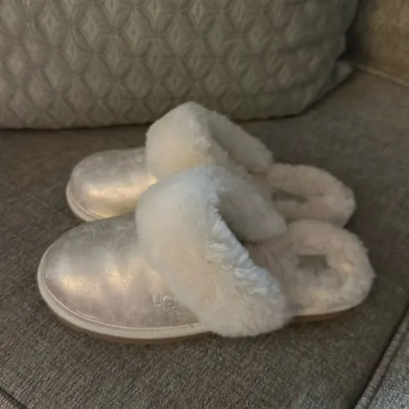 NEW UGG KIDS COZY II METALLIC GOLD