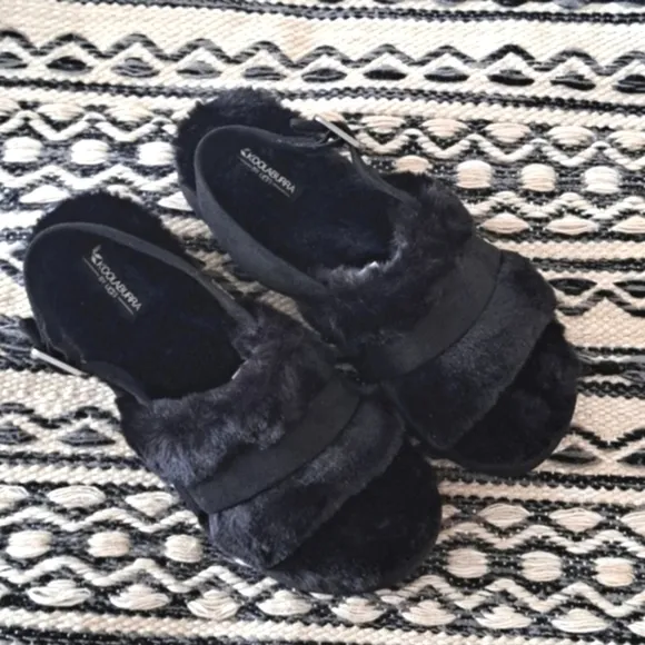 NEW UGG KOOLABURRA COZY SLIDES IN BLACK $100