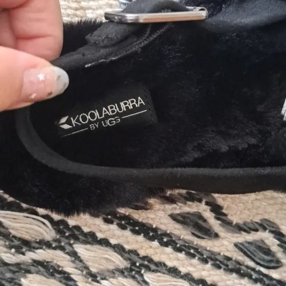 NEW UGG KOOLABURRA COZY SLIDES IN BLACK $100