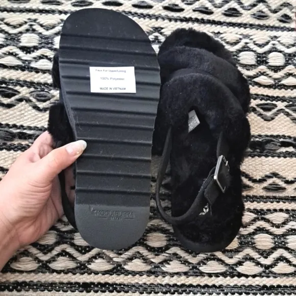 NEW UGG KOOLABURRA COZY SLIDES IN BLACK $100