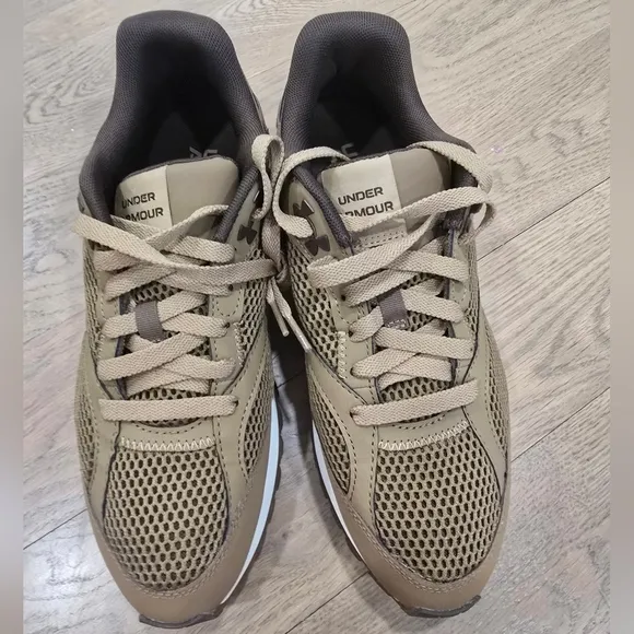NEW Under Armour Tan Sneakers with Breathable Mesh and White Sole