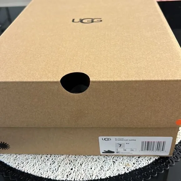 NEW UGG slippers fluffy black 7