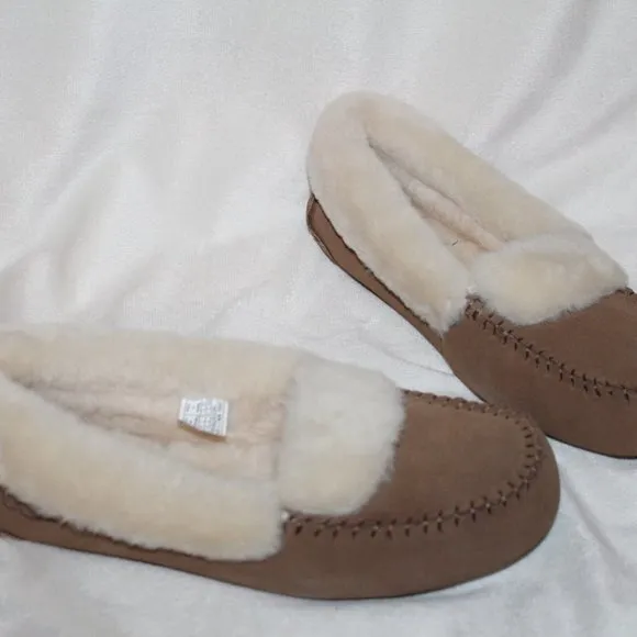 NIB UGG WOMEN'S SPILL SEAM SUEDE SHEARLING SLIP ON SLIPPERS CHESTNUT