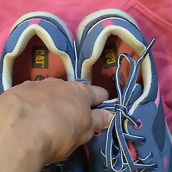 NIB Women's CATERPILLAR blue and pink shoes with composite toe size 8.5