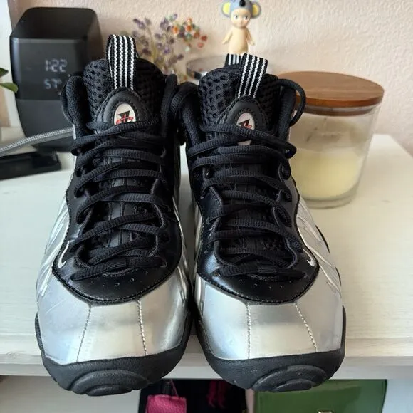 Nike Air Foamposite One Chrome Black  Sneakers Size 5.5Y Big KidsWomen’s 7 Shoes