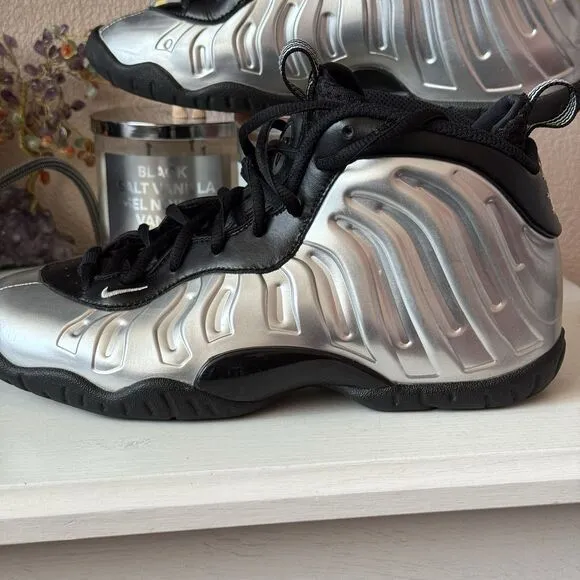 Nike Air Foamposite One Chrome Black  Sneakers Size 5.5Y Big KidsWomen’s 7 Shoes