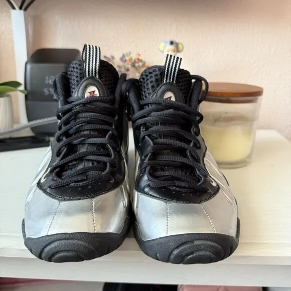 Nike Air Foamposite One Chrome Black  Sneakers Size 5.5Y Big KidsWomen’s 7 Shoes