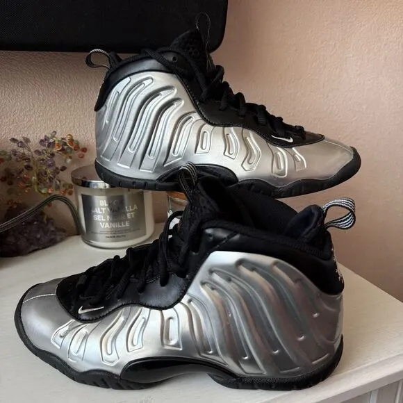 Nike Air Foamposite One Chrome Black  Sneakers Size 5.5Y Big KidsWomen’s 7 Shoes