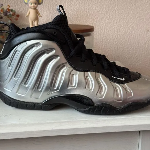 Nike Air Foamposite One Chrome Black  Sneakers Size 5.5Y Big KidsWomen’s 7 Shoes
