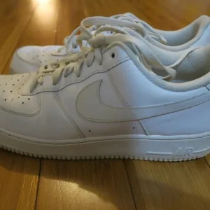 Nike Air Force 1 Low Triple White Retro Men's Size 13 315122-111 Basketball