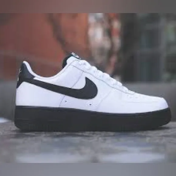 Nike Air Force 1 shoes sneakers 488298 140 from 2012 white black Mens size 15