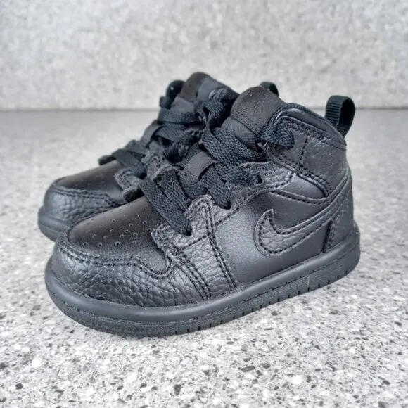 Nike Air Jordan 1 Mid Triple Black Sneakers 5C Kids Shoes