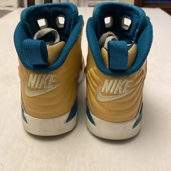 NIKE Air Jordan Jumpman Mid Shoes DZ 5578-700 Kid’s Size 12C