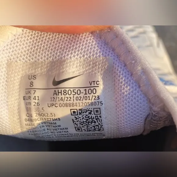 Nike Air Max 270 White and Black Athletic Shoes