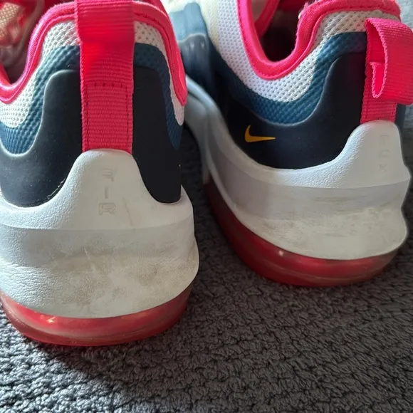 Nike Air Max Axis White Navy Pink Yellow Sneakers Size 9.5 Mesh Running Shoes