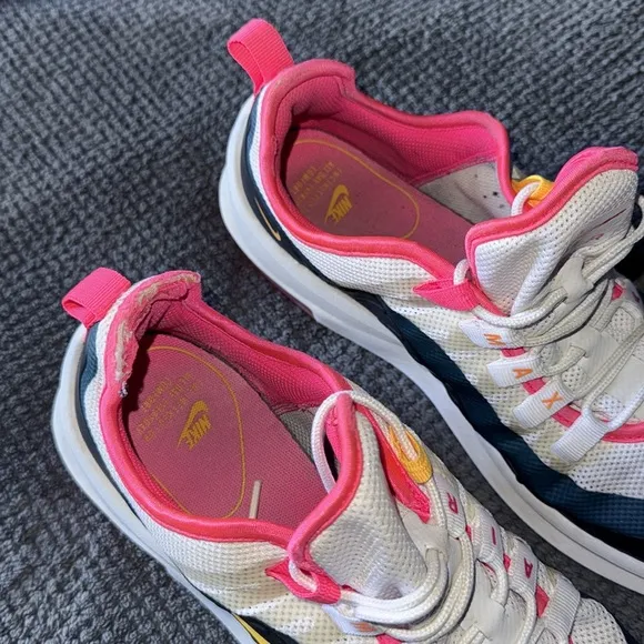 Nike Air Max Axis White Navy Pink Yellow Sneakers Size 9.5 Mesh Running Shoes