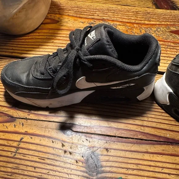 Nike Air Max Black and White Shoes girls 3Y