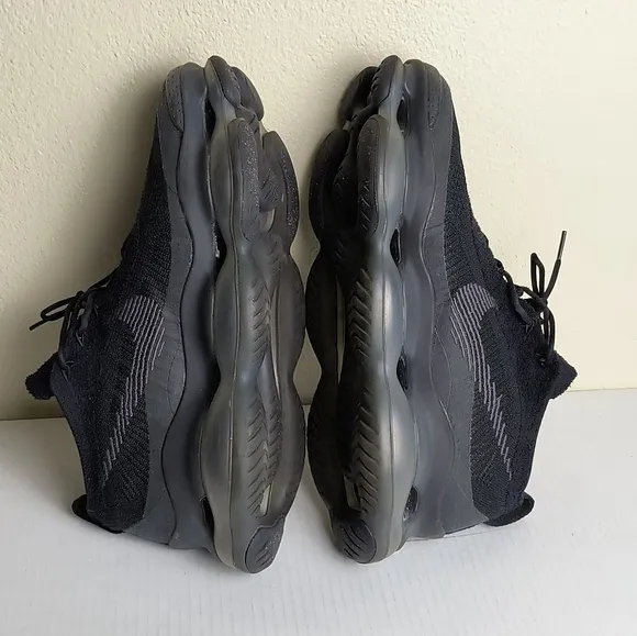 Nike Air Max Scorpion Flyknit Black Running Shoes Modern Design and Comfort