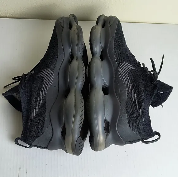 Nike Air Max Scorpion Flyknit Black Running Shoes Modern Design and Comfort