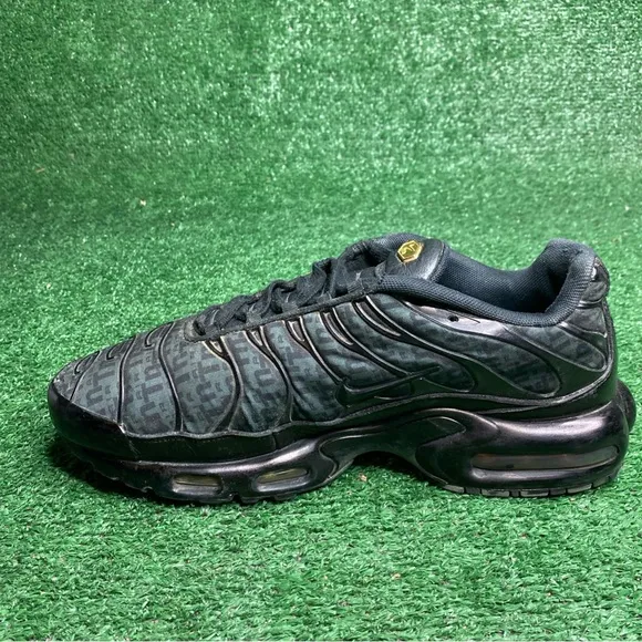 Nike Air Max TN Plus Athletic Shoes Black Gold DD9609-001 Size 11 **Read**