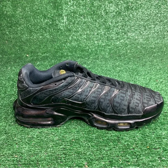 Nike Air Max TN Plus Athletic Shoes Black Gold DD9609-001 Size 11 **Read**