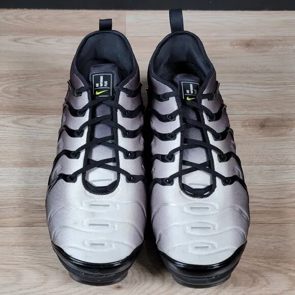 Nike Air Vapormax Plus Shoes Mens Size 13 Gray Black Running Athletic 924453-009