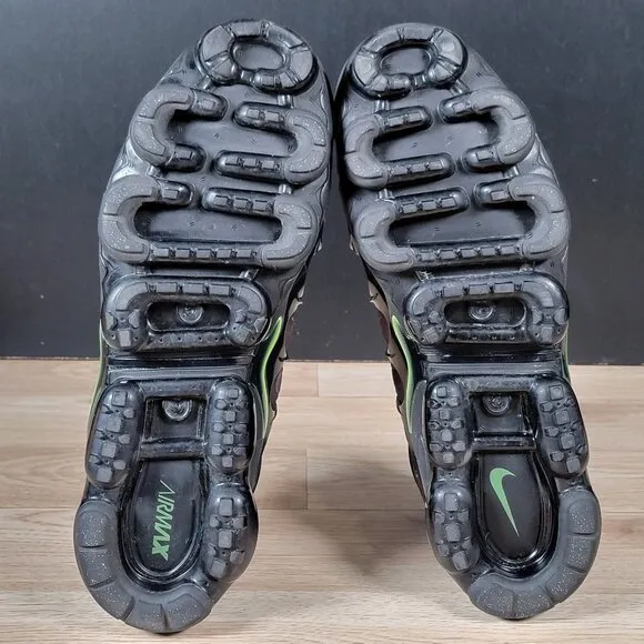 Nike Air Vapormax Plus Shoes Mens Size 13 Gray Black Running Athletic 924453-009