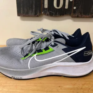 Nike Air Zoom Pegasus 38 Seattle Seahawks men’s 13 Shoes with Breathable Mesh