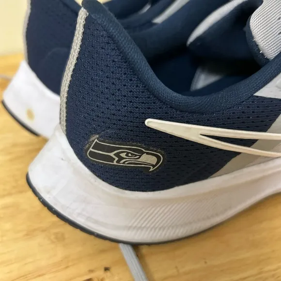 Nike Air Zoom Pegasus 38 Seattle Seahawks men’s 13 Shoes with Breathable Mesh