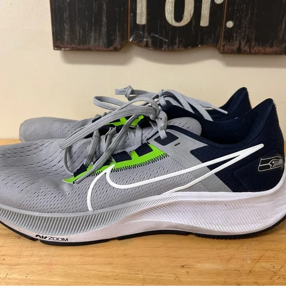 Nike Air Zoom Pegasus 38 Seattle Seahawks men’s 13 Shoes with Breathable Mesh