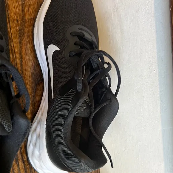 Nike Black Sneakers Modern Design Athletic Shoes Mommy and me!!