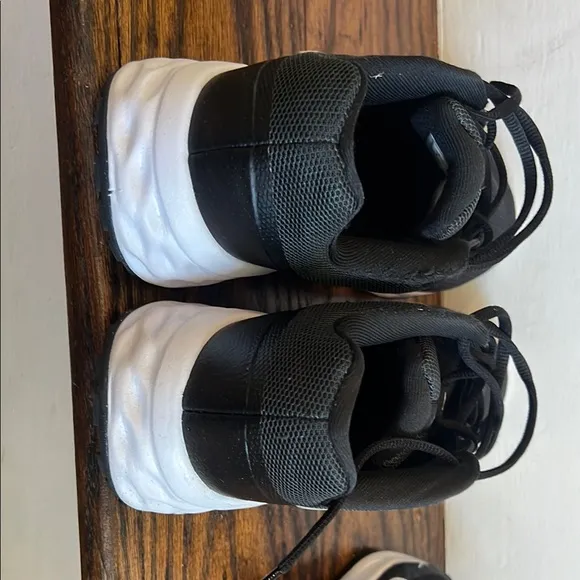 Nike Black Sneakers Modern Design Athletic Shoes Mommy and me!!