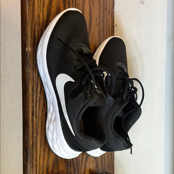 Nike Black Sneakers Modern Design Athletic Shoes Mommy and me!!