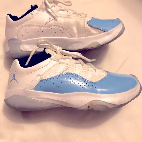 Nike Boys Air Jordan ll CMFT low blue basketball shoes