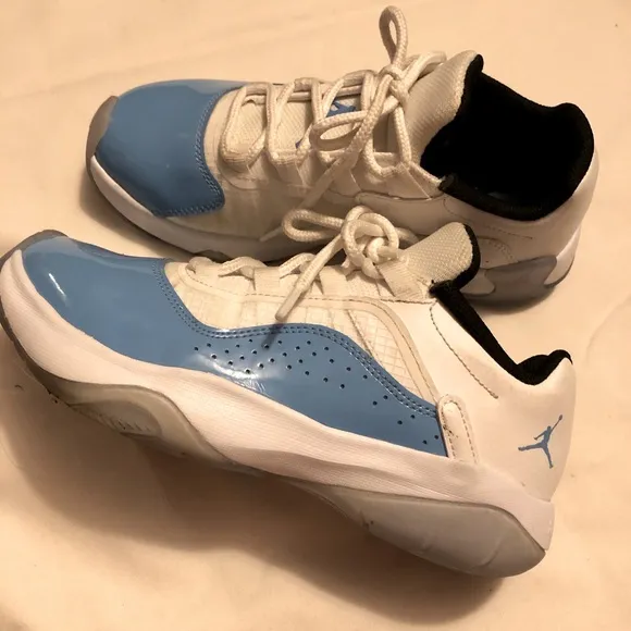 Nike Boys Air Jordan ll CMFT low blue basketball shoes