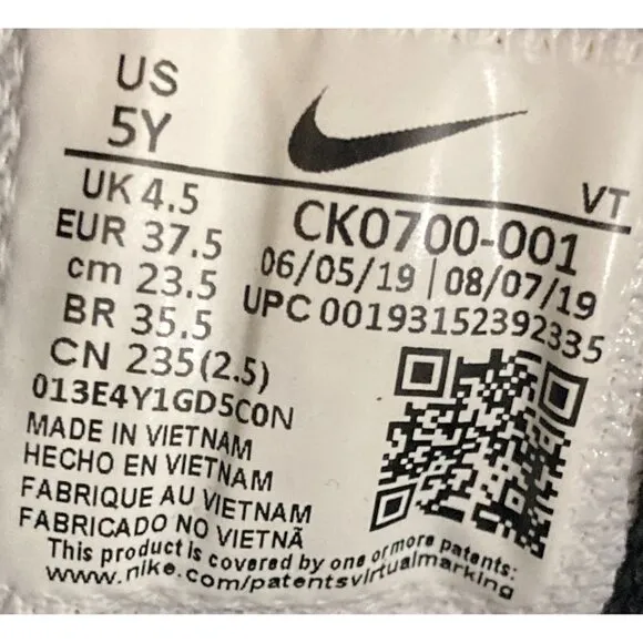Nike CK0700 Air Max Tailwind IV Youth Size 5Y Gray White running Sneakers shoes