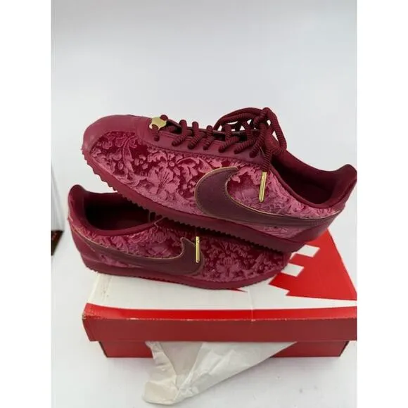 Nike Classic Cortez SE  Athletic Shoes AV8205-600 Velvet Red Crush Womens Size 8